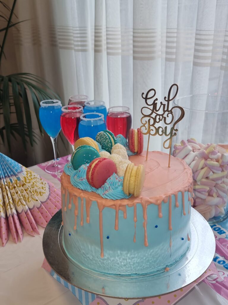 Girl Baby Boy taart met macarons